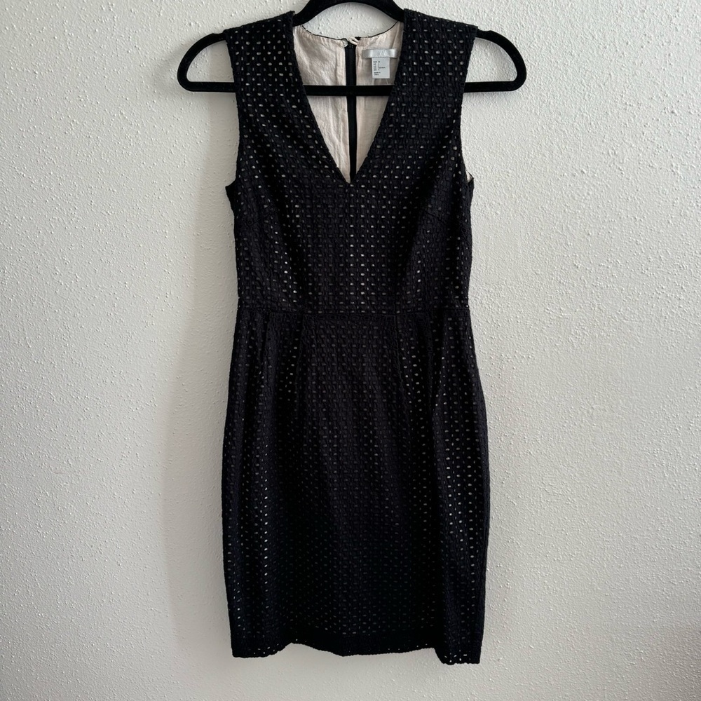 H&M Black Sleeveless Eyelet Dress - Size 4 - Picture 2 of 7